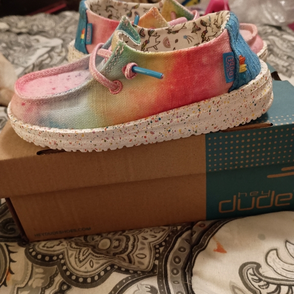 Girls hey dude shoes brand new - Picture 2 of 3